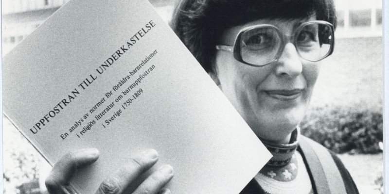 Sjuksköterskan Astrid Nordberg disputerade i ämnet pedagogik 1978. 1987 blev hon Sveriges första professor i omvårdnad. 